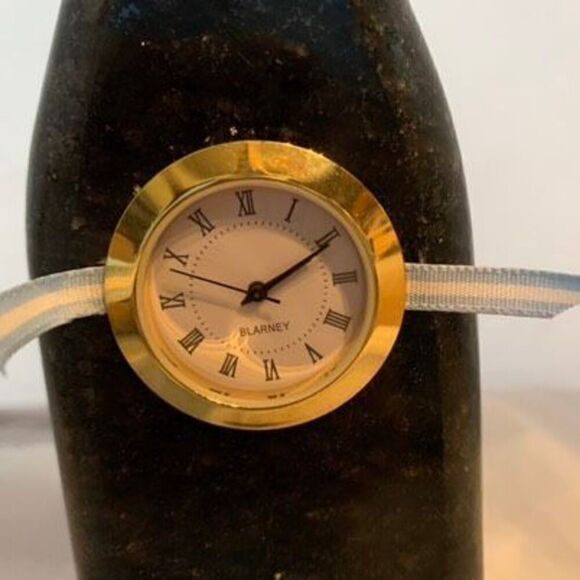 Buenos Aires Argentina Dancing Clock Souvenir - Picture 3 of 9